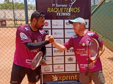 Tênis: 1º torneio de duplas do Grupo de Raqueteiros do Clube Recreativo tem  o patrocínio da É PRA JÁ. - É pra já